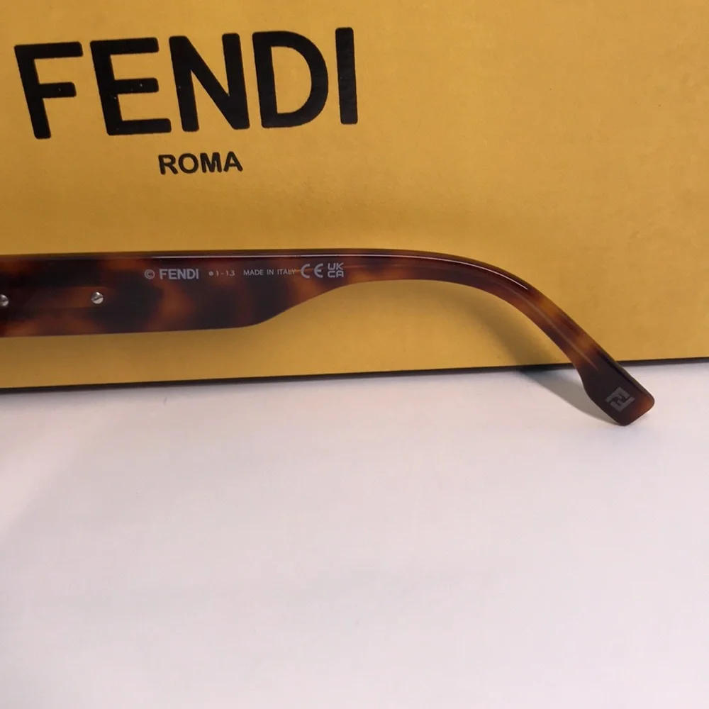 NEW Authentic Fendi FE40078I 52N Sunglasses – Havana / Green